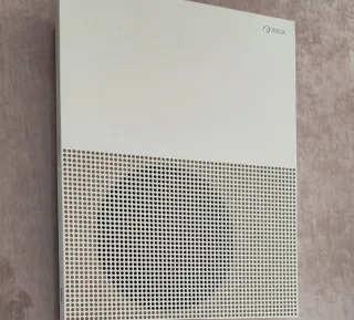 Xbox One S 1 Tb + 3 Giochi