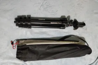 Trípode Manfrotto con funda