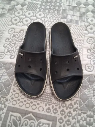 Crocs negros