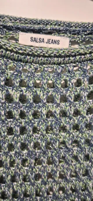 Suéter de mujer tejido plateado y verde