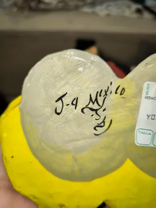 Figura payaso de porcelana, cartón y papel mache