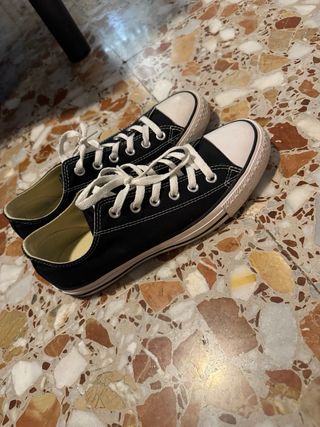 Converse Negras Bajas