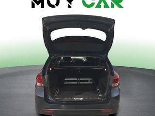 Hyundai i40 CW 1.7 CRDI BlueDrive Tecno Sky DCT 104 kW (141 CV)