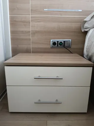 2 Mesitas de Noche Madera (45€ x mesita)