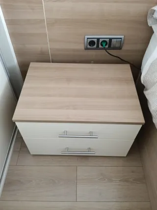 2 Mesitas de Noche Madera (45€ x mesita)