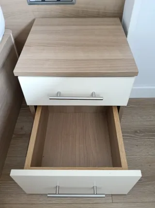 2 Mesitas de Noche Madera (45€ x mesita)