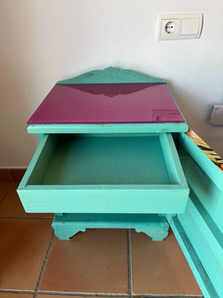 Mesita de noche restaurada tropical pin-up