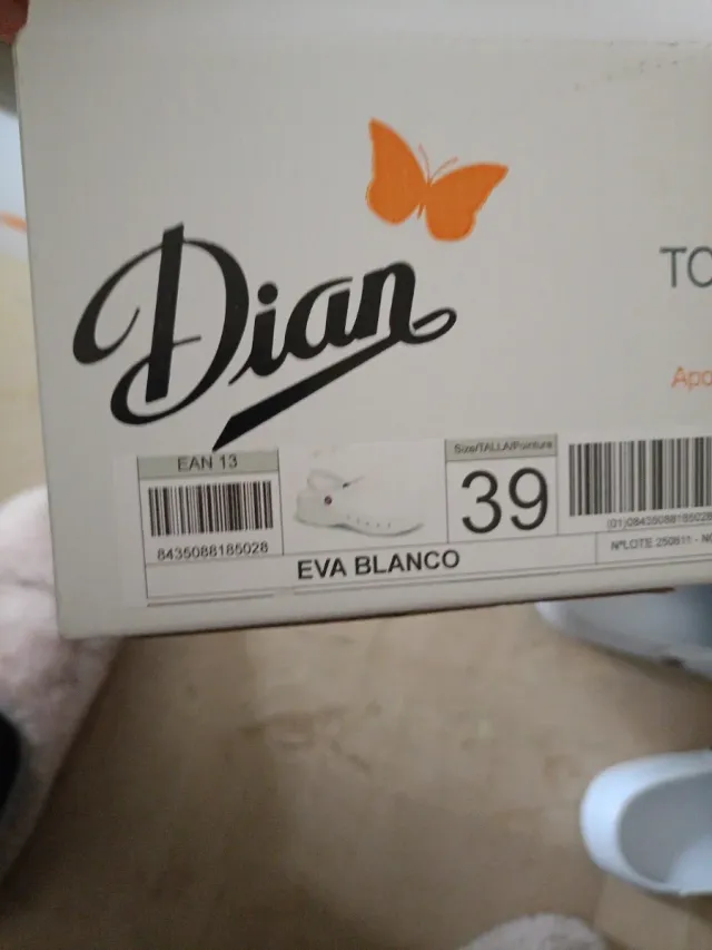 Zuecos sanitarios blancos Dian