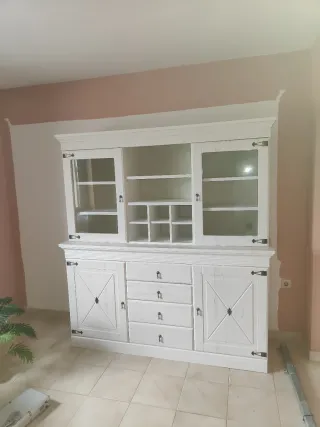 Aparador blanco madera con vitrina