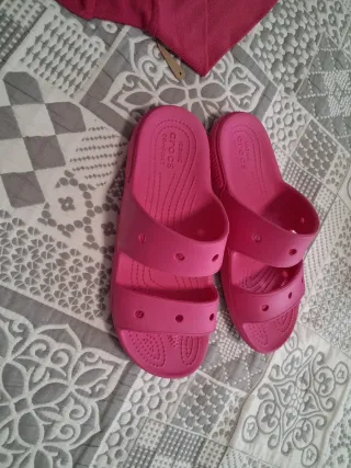 Crocs rosas