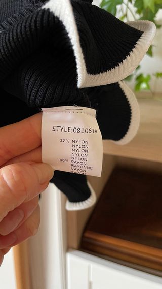 Canotta corta donna nera con volant