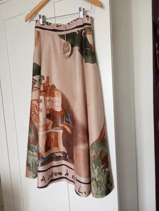 Falda efecto ante estampada