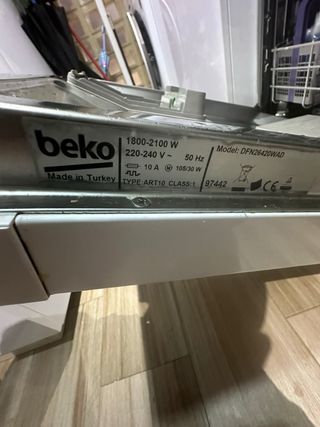 Dosificador de detergente para lavavajillas Beko.