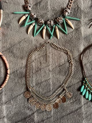 Collares Cortos y Gargantillas bisutería