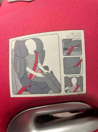 Silla de coche Cybex rosa.