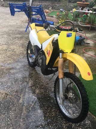 Suzuki RM125 MotoCross
