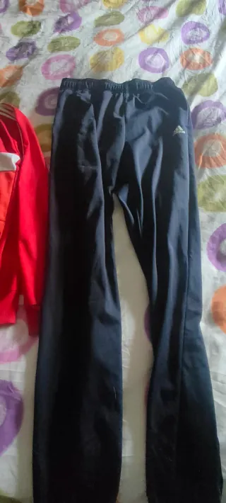 Conjunto Adidas niño rojo y azul talla 13-14 años