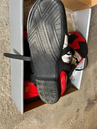 Botas de Motocross Bela Rojas y Negras número 42