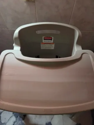 Trona para bebé RUBBERMAID
