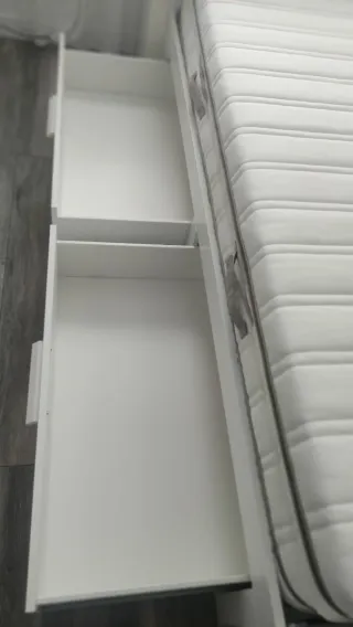 Diván Ikea Blanco y Rojo