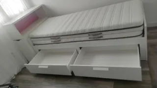 Diván Ikea Blanco y Rojo