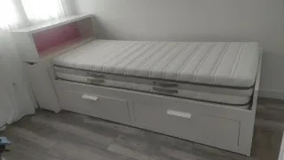 Diván Ikea Blanco y Rojo