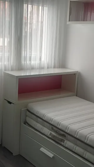 Diván Ikea Blanco y Rojo
