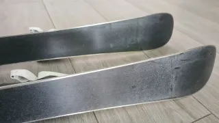 Esquís Wedze 90 cm + bastones Wedze 70 cm