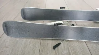 Esquís Wedze 90 cm + bastones Wedze 70 cm