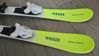 Esquís Wedze 90 cm + bastones Wedze 70 cm