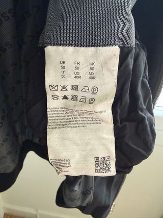 Cazadora bomber BOSS negra