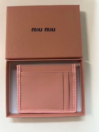 Tarjetero Miu Miu Rosa y Dorado