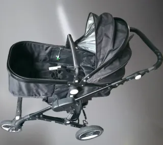 Carrito de bebé con silla de coche
