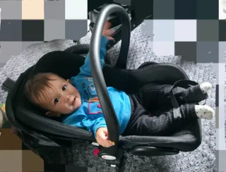 Carrito de bebé con silla de coche