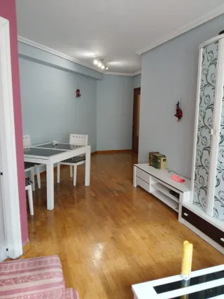 Piso 2 dormitorios y un baño