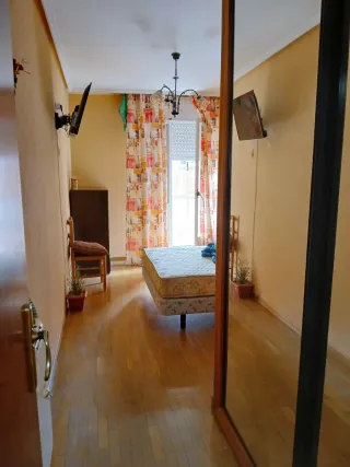 Piso 2 dormitorios y un baño