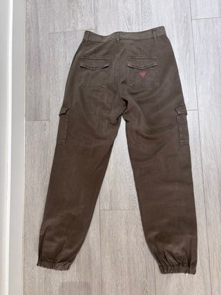 Pantalones Cargo Guess Verde Oliva. talla 25