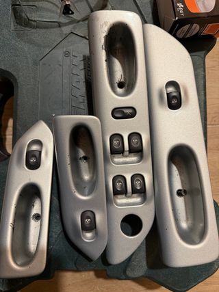 Botoneras Elevalunas Renault Laguna