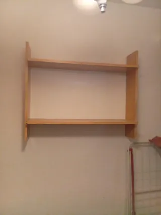 Estantería de madera para pared