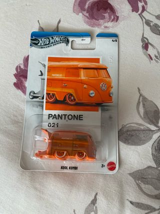Hot Wheels Silver Series Kool Kombi Pantone 021