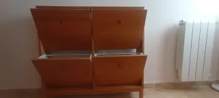 Zapatero de madera. Capacidad 8 pares.