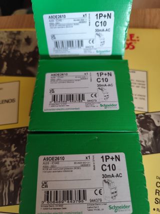 3 x Interruptor Diferencial Schneider A9DE2610