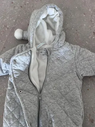 Mono buzo bebé 1-3 meses gris acolchado
