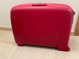 Maleta grande rígida de gama media-alta