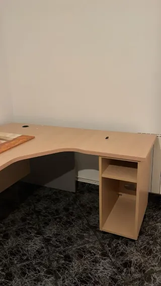 Escritorio esquinero madera y metal