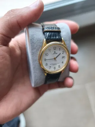 Reloj Lorus Quartz Dorado y Negro