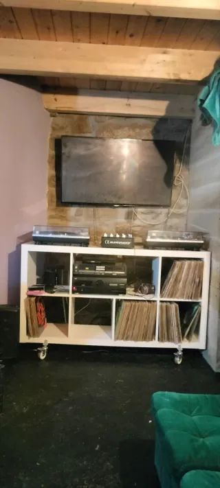 Equipo Sonido DJ con platos para discos de vinilo