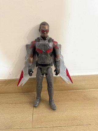 Muñeco Falcon Marvel 30cm