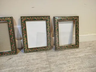 Seis Marcos de fotos dorado y verde con flores