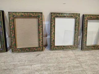 Seis Marcos de fotos dorado y verde con flores